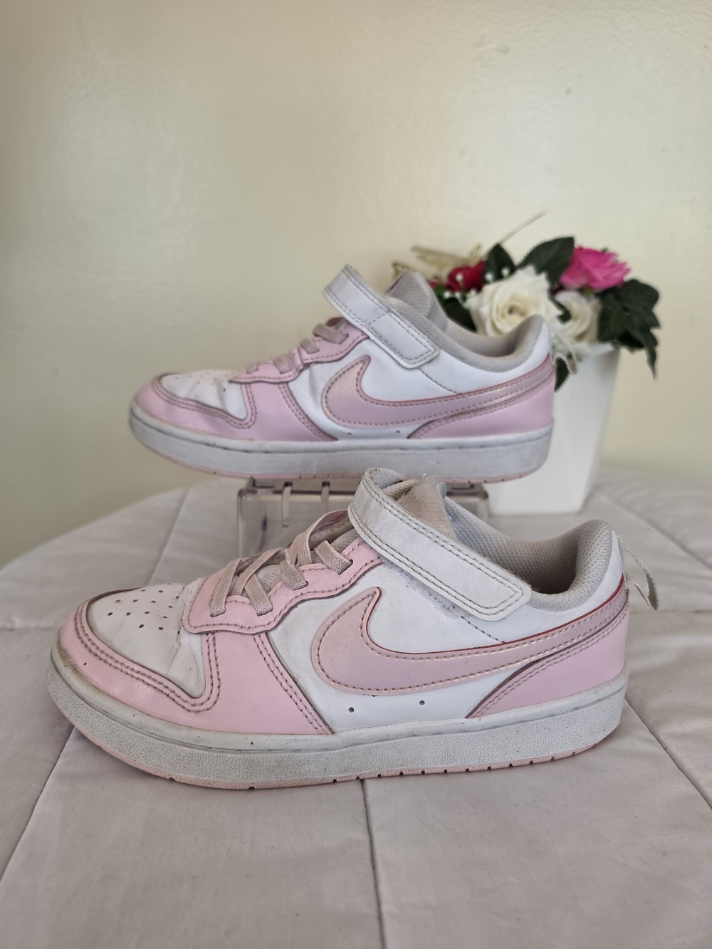 Nike Girls Court Borough Low Size 2Y Pink White Shoes Slip On Velcro Close